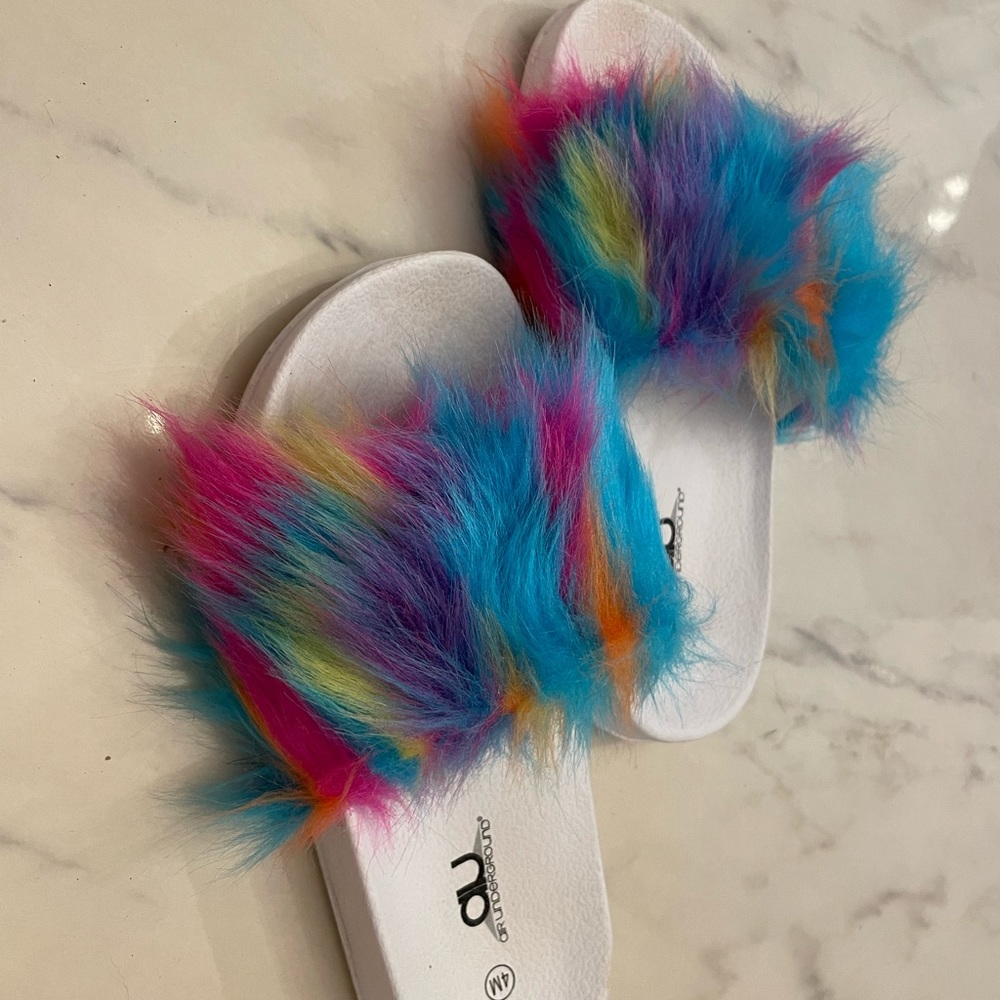 Colorful Fur Slides - Picture 2 of 3